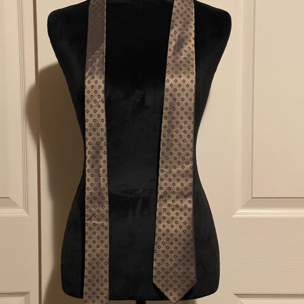 Elegant Patterned Tie by Mark Anthony